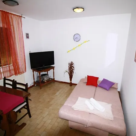 One Bedroom Appartamento